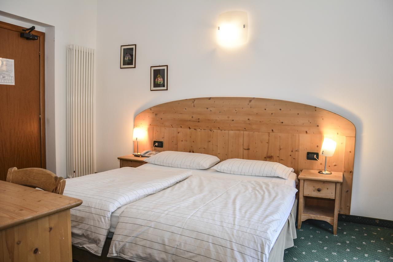 Albergo Mezzolago Hotel 3*